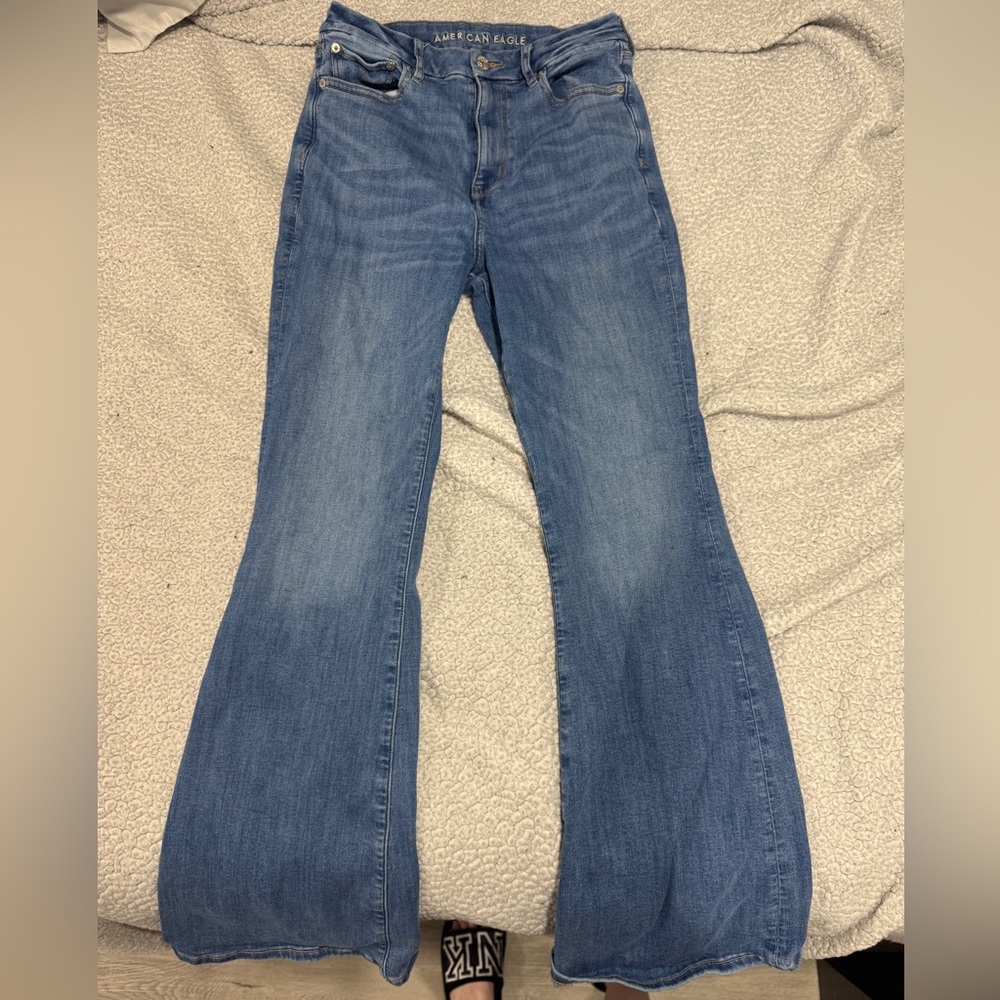 Flared American eagle jeans
